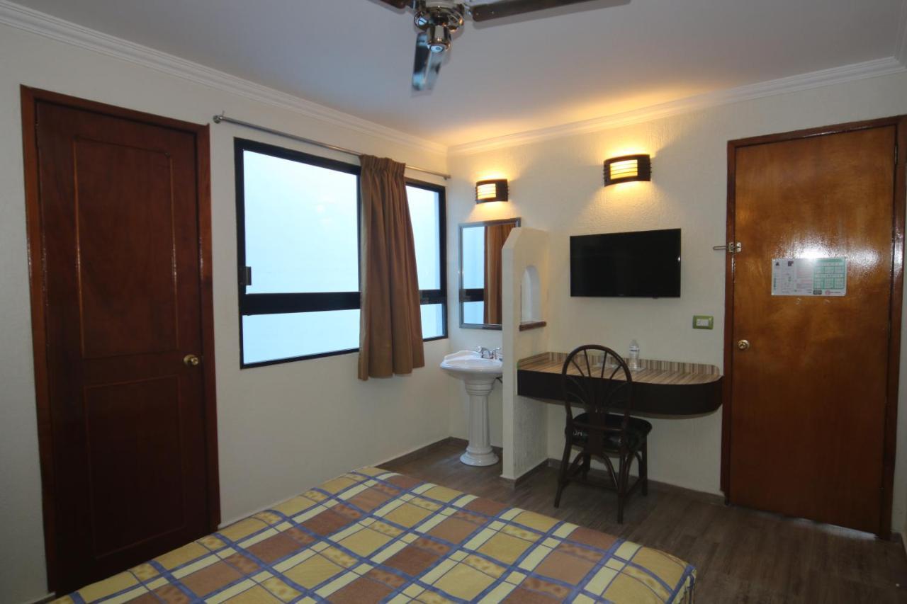 Hotel Plaza Crystal คาลาปา ภายนอก รูปภาพ